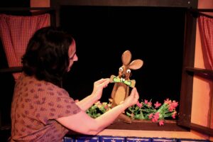 embolicant-el-vestit-nou-05-scaled